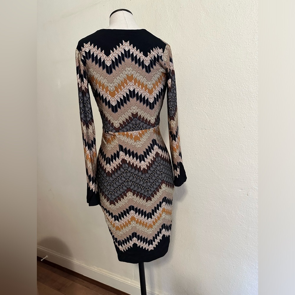 Cache Wrap Dress - Picture 2 of 2